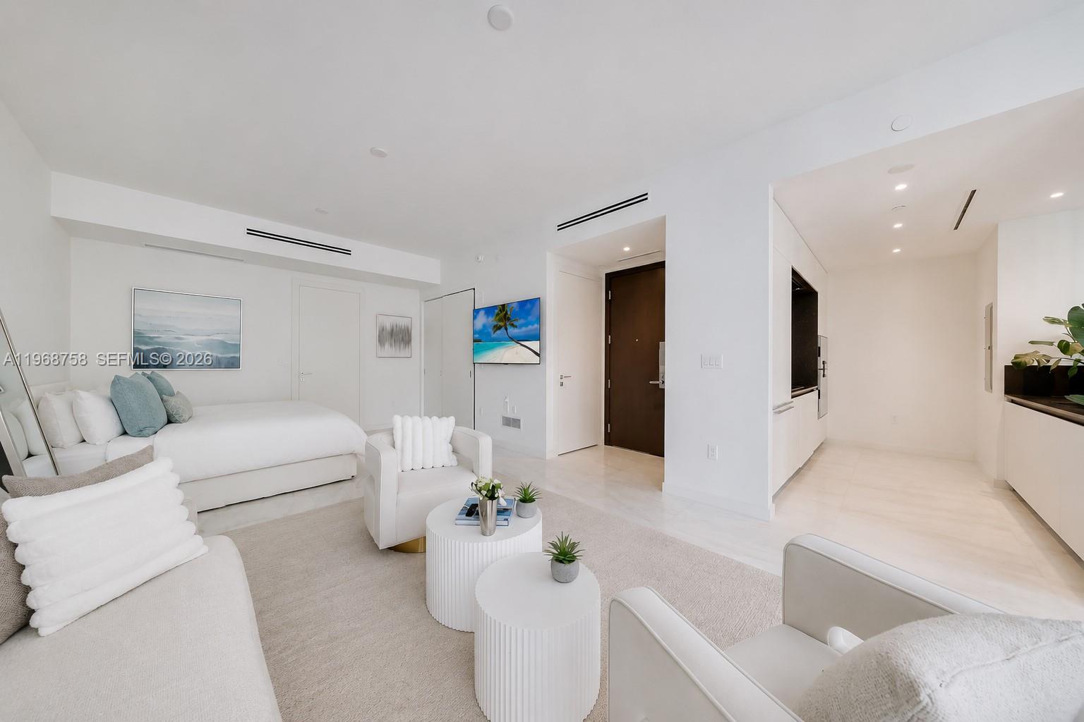 300 Biscayne Boulevard Way #1105C, Miami FL 33131