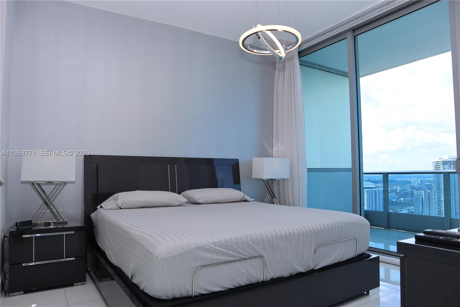 200 Biscayne Boulevard Way #4911, Miami FL 33131