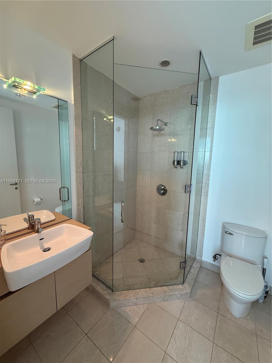 200 Biscayne Boulevard Way #4911, Miami FL 33131
