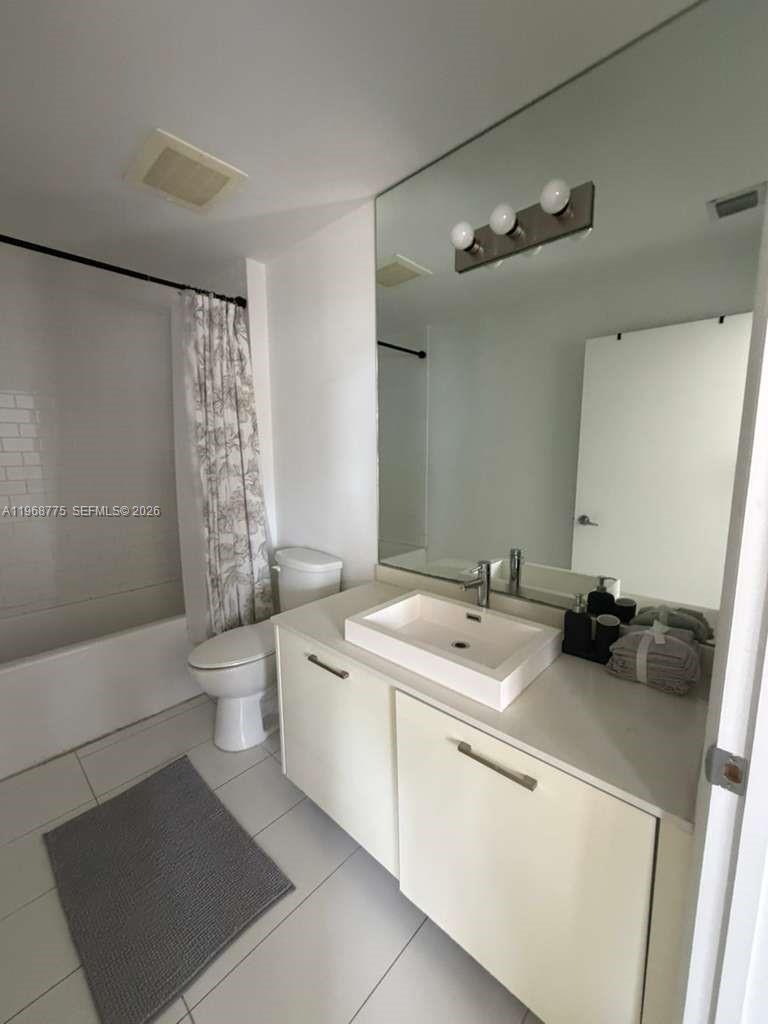 151 SE 1st St #909, Miami FL 33131