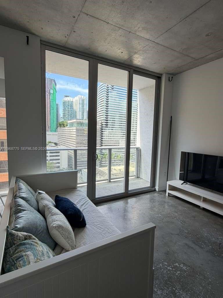 151 SE 1st St #909, Miami FL 33131