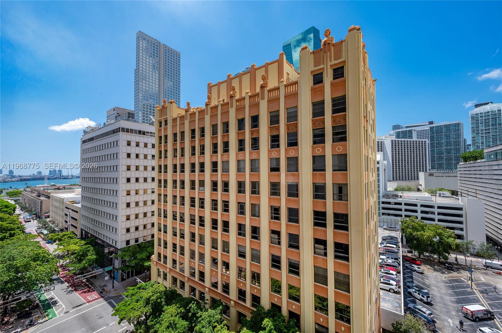 151 SE 1st St #909, Miami FL 33131