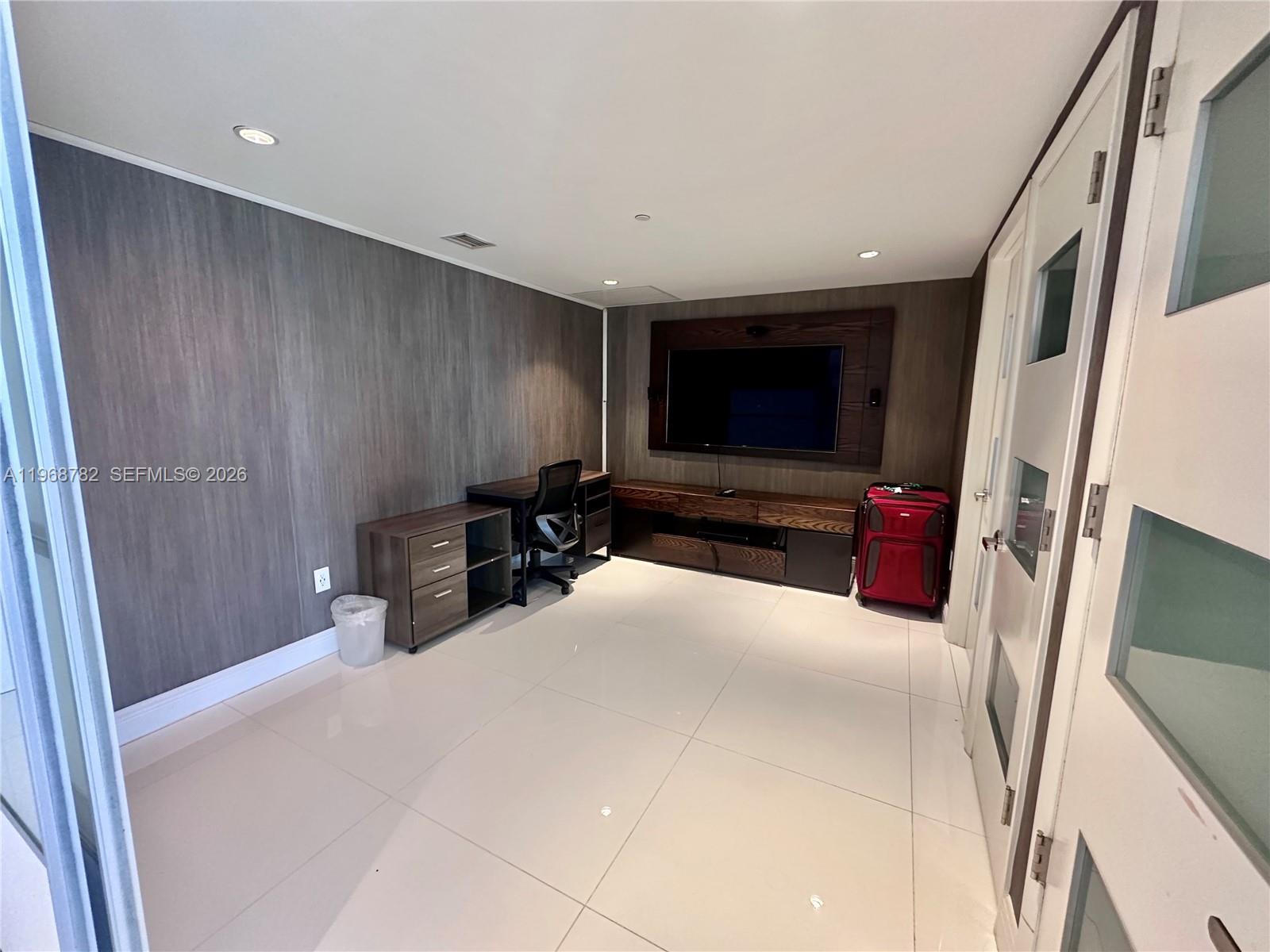 495 Brickell Ave #4403, Miami FL 33131