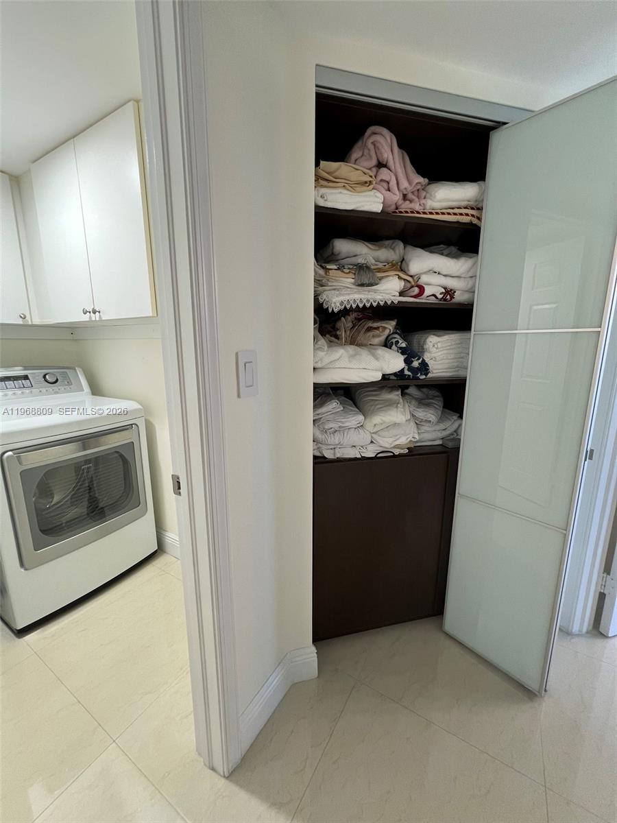 3530 Mystic Pointe Dr #1215, Aventura FL 33180