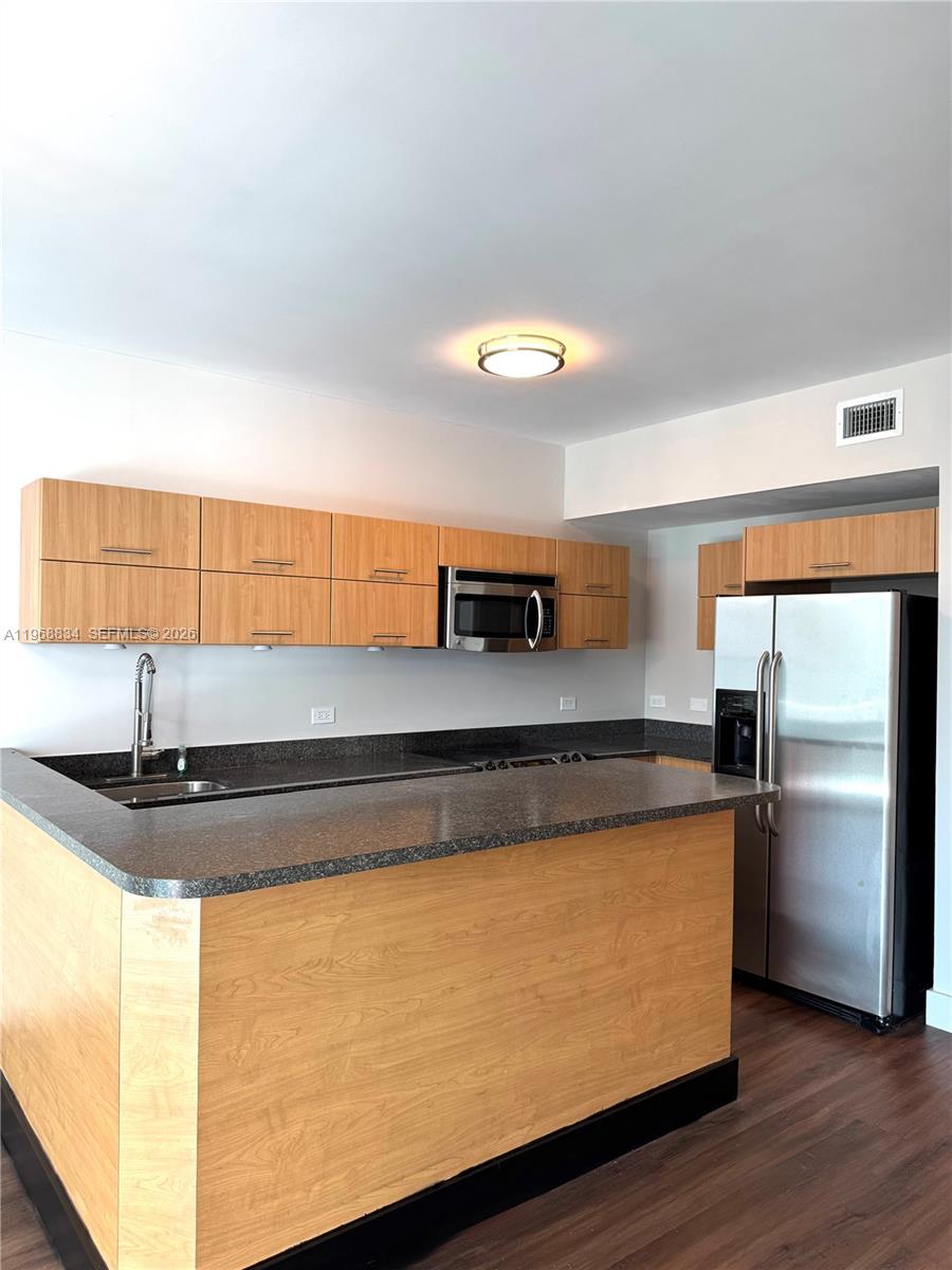 350 S Miami Ave #3310, Miami FL 33130