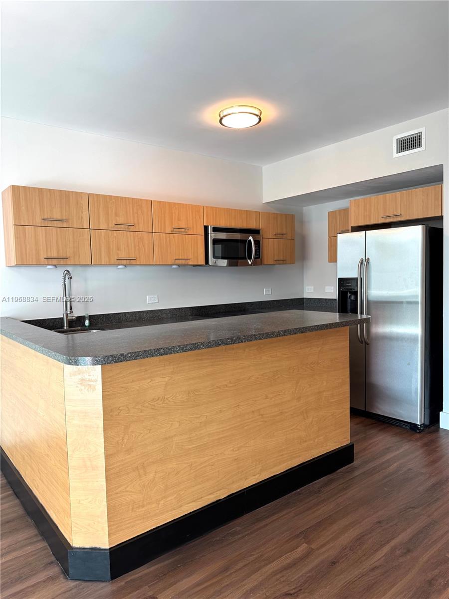 350 S Miami Ave #3310, Miami FL 33130