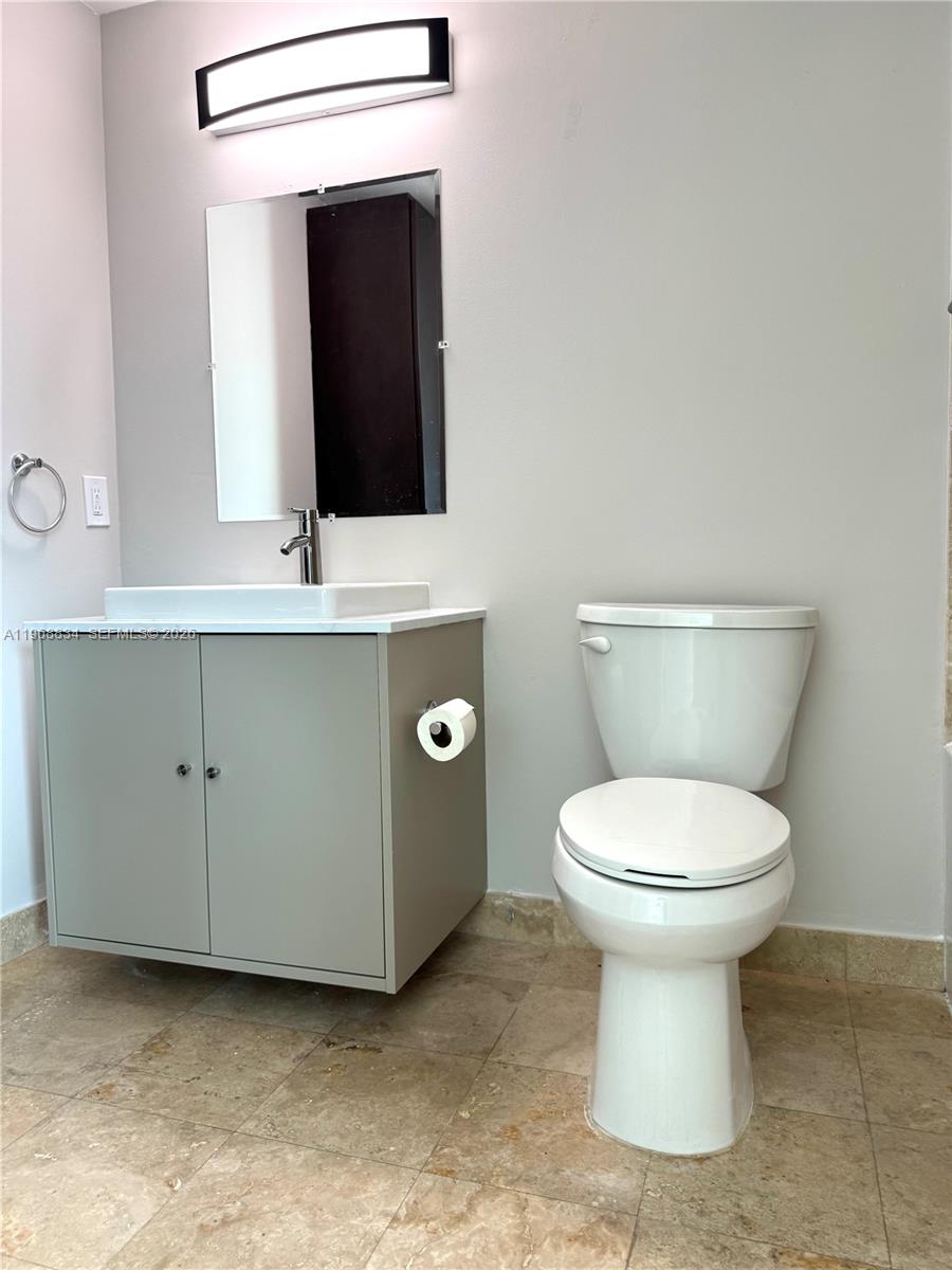 350 S Miami Ave #3310, Miami FL 33130