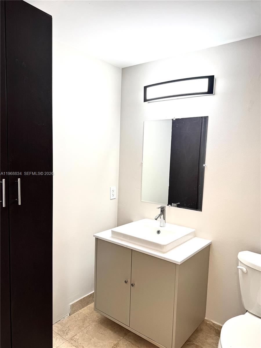 350 S Miami Ave #3310, Miami FL 33130
