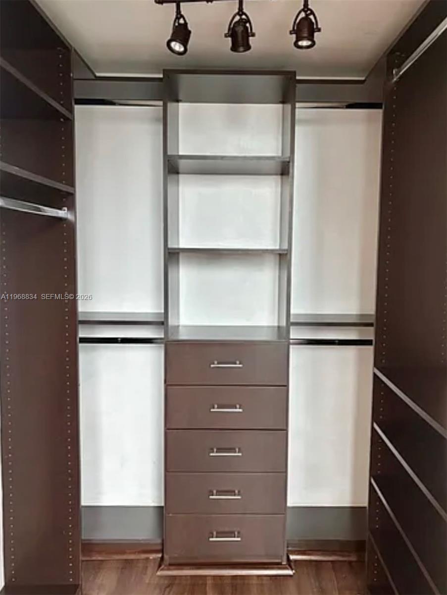 350 S Miami Ave #3310, Miami FL 33130