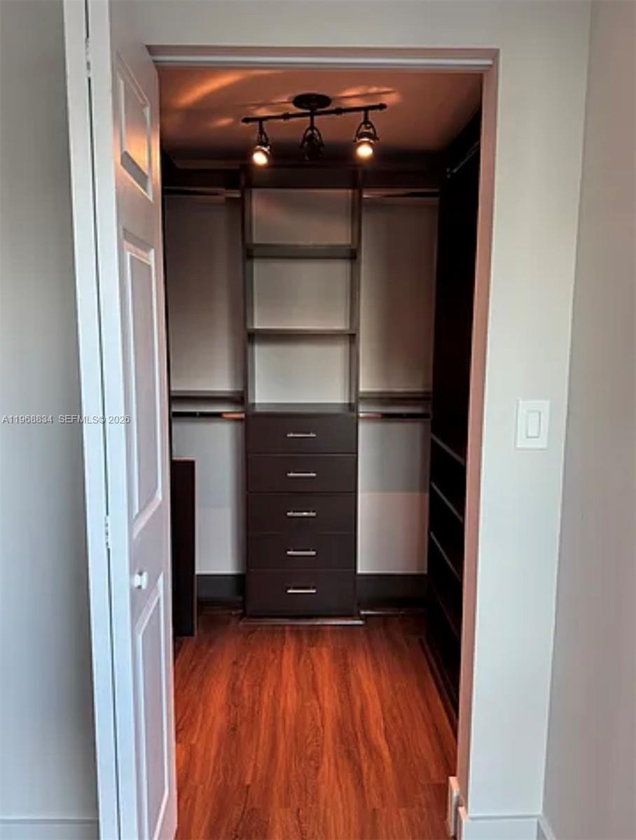 350 S Miami Ave #3310, Miami FL 33130