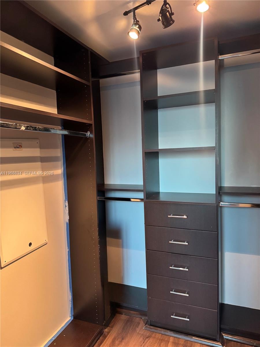 350 S Miami Ave #3310, Miami FL 33130