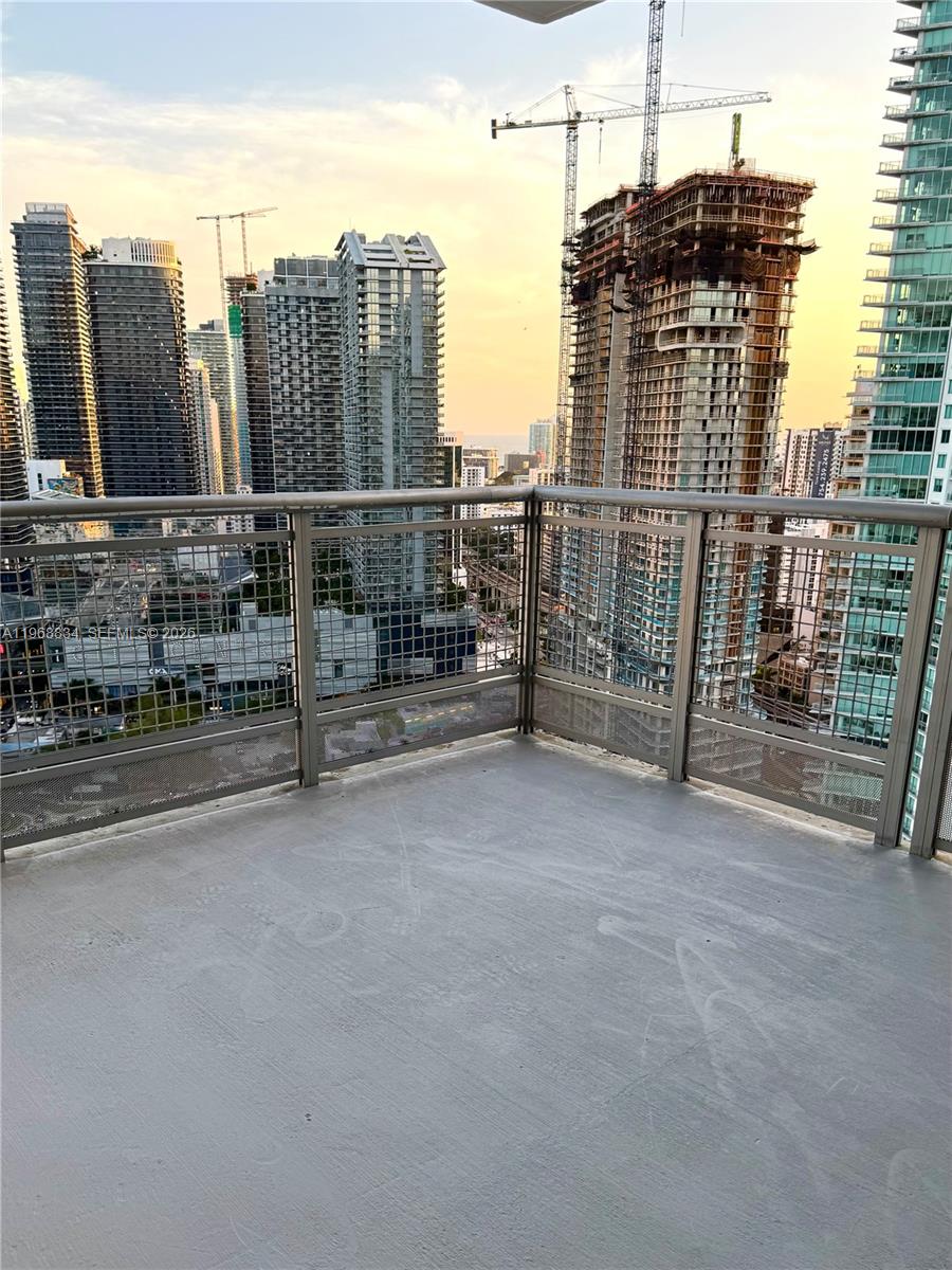 350 S Miami Ave #3310, Miami FL 33130
