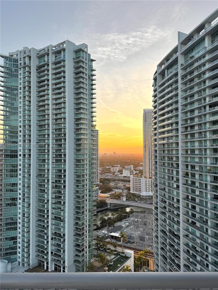 350 S Miami Ave #3310, Miami FL 33130