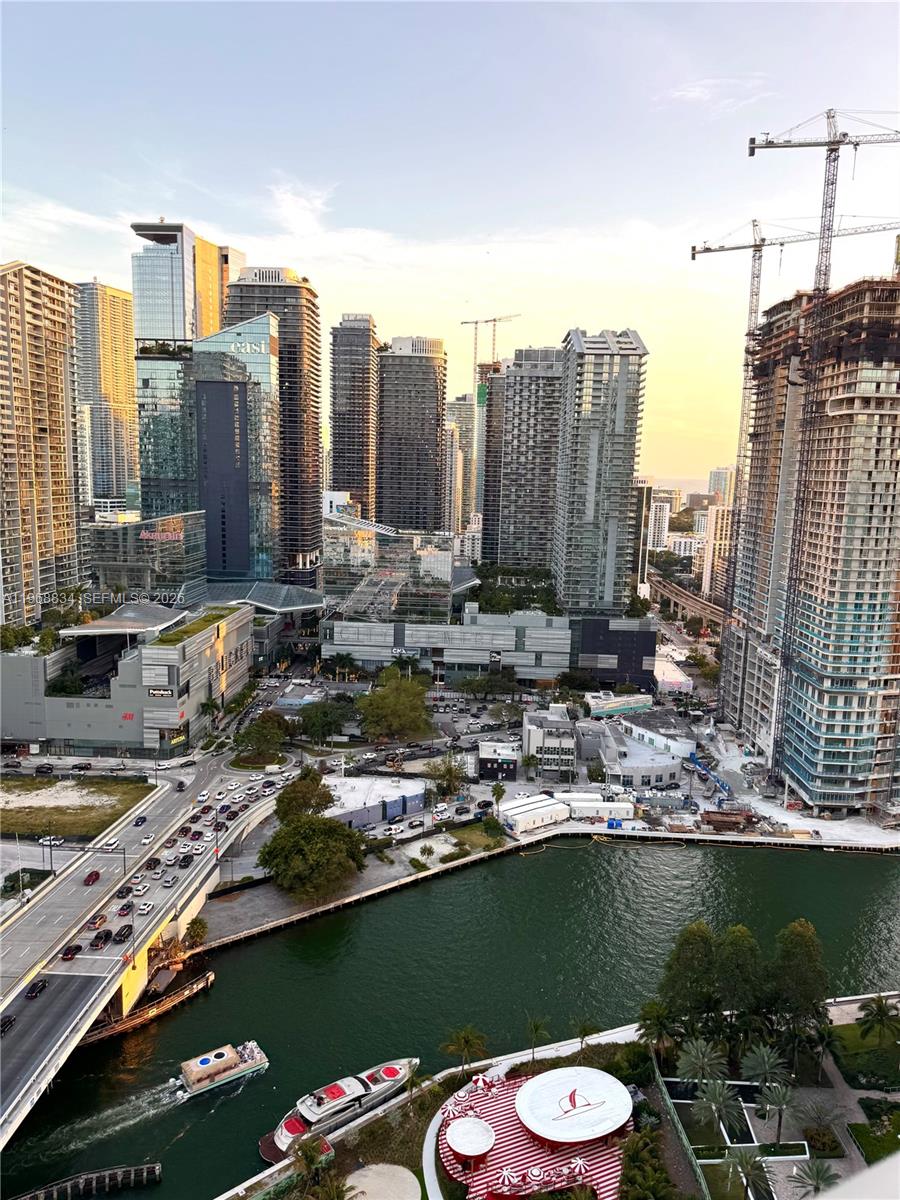 350 S Miami Ave #3310, Miami FL 33130
