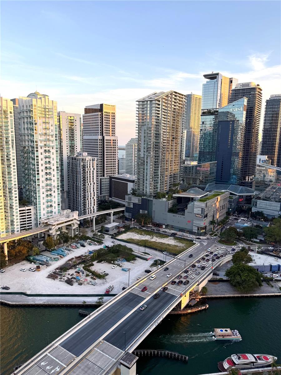 350 S Miami Ave #3310, Miami FL 33130