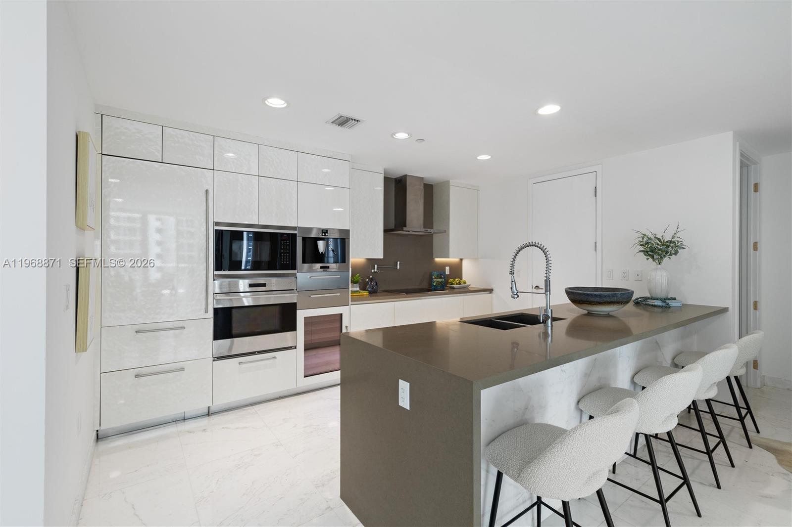 17475 Collins Ave #703, Sunny Isles Beach FL 33160