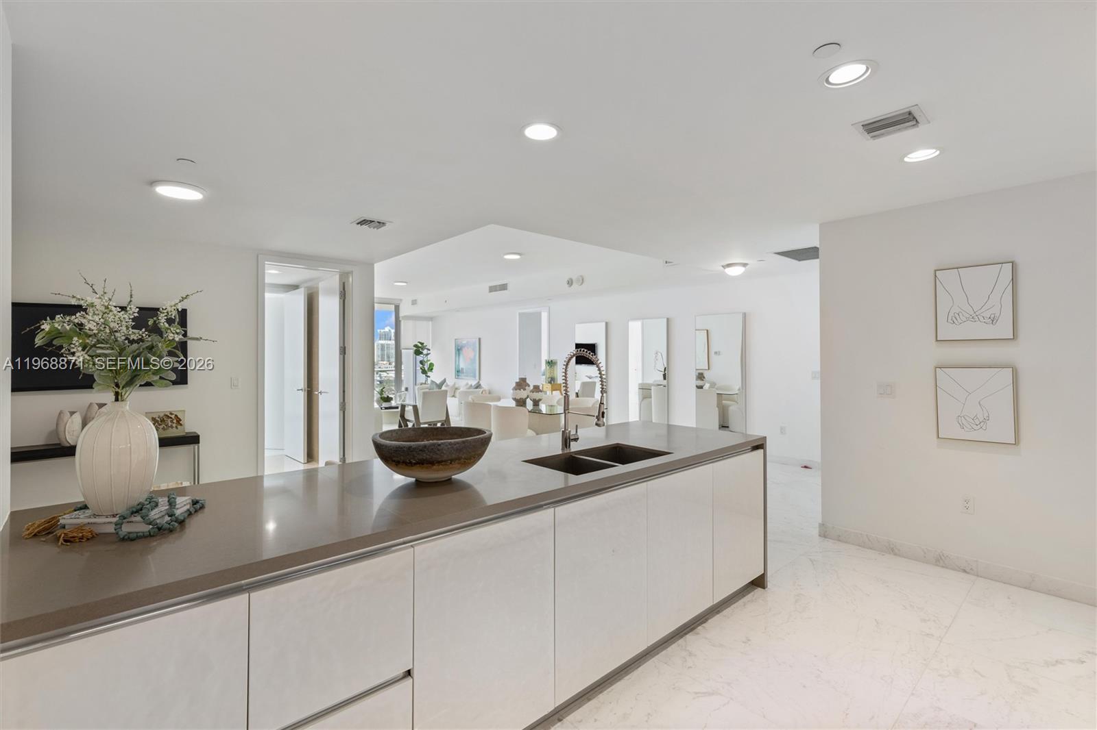 17475 Collins Ave #703, Sunny Isles Beach FL 33160