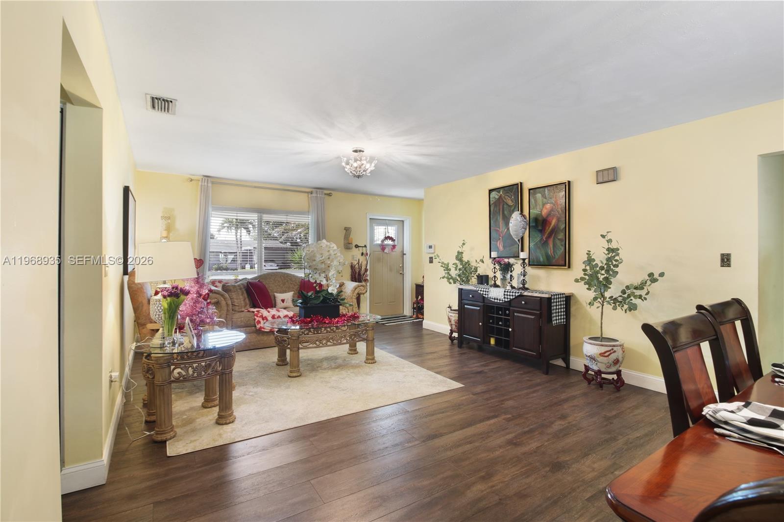 16323 SW 103rd Pl, Miami FL 33157