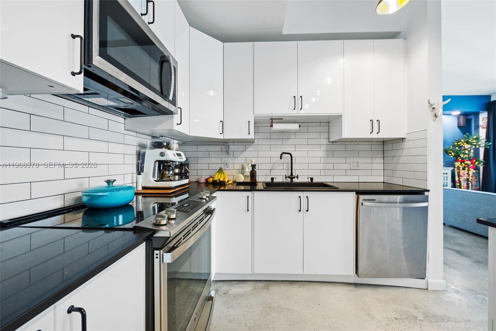 133 NE 2nd Ave #1606, Miami FL 33132