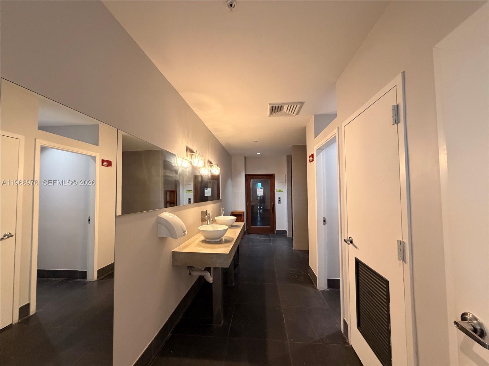 133 NE 2nd Ave #1606, Miami FL 33132
