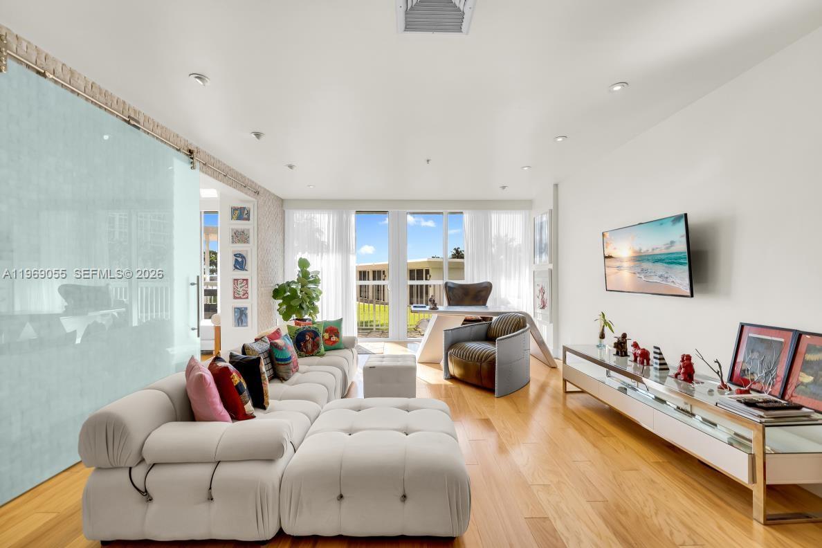 10275 Collins Ave #102, Bal Harbour FL 33154