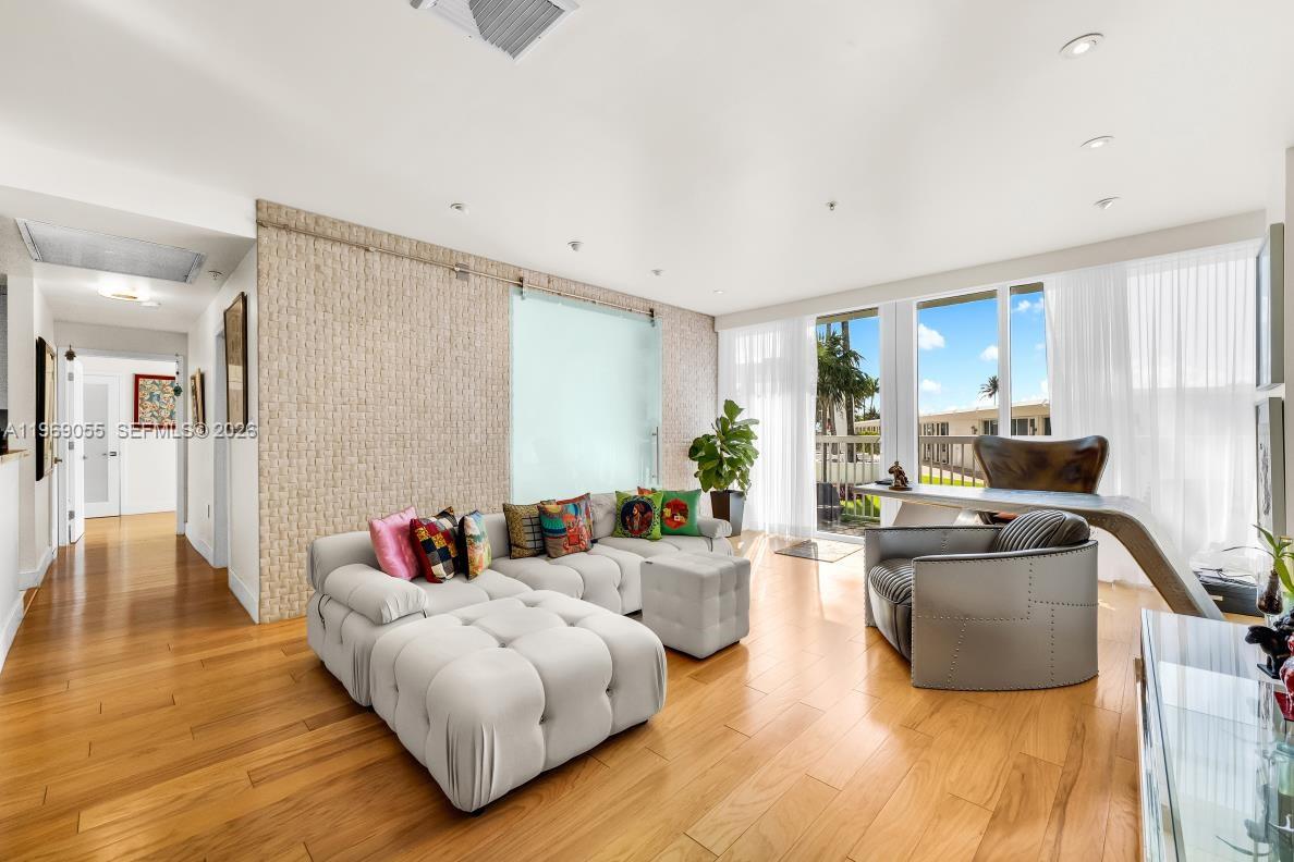 10275 Collins Ave #102, Bal Harbour FL 33154