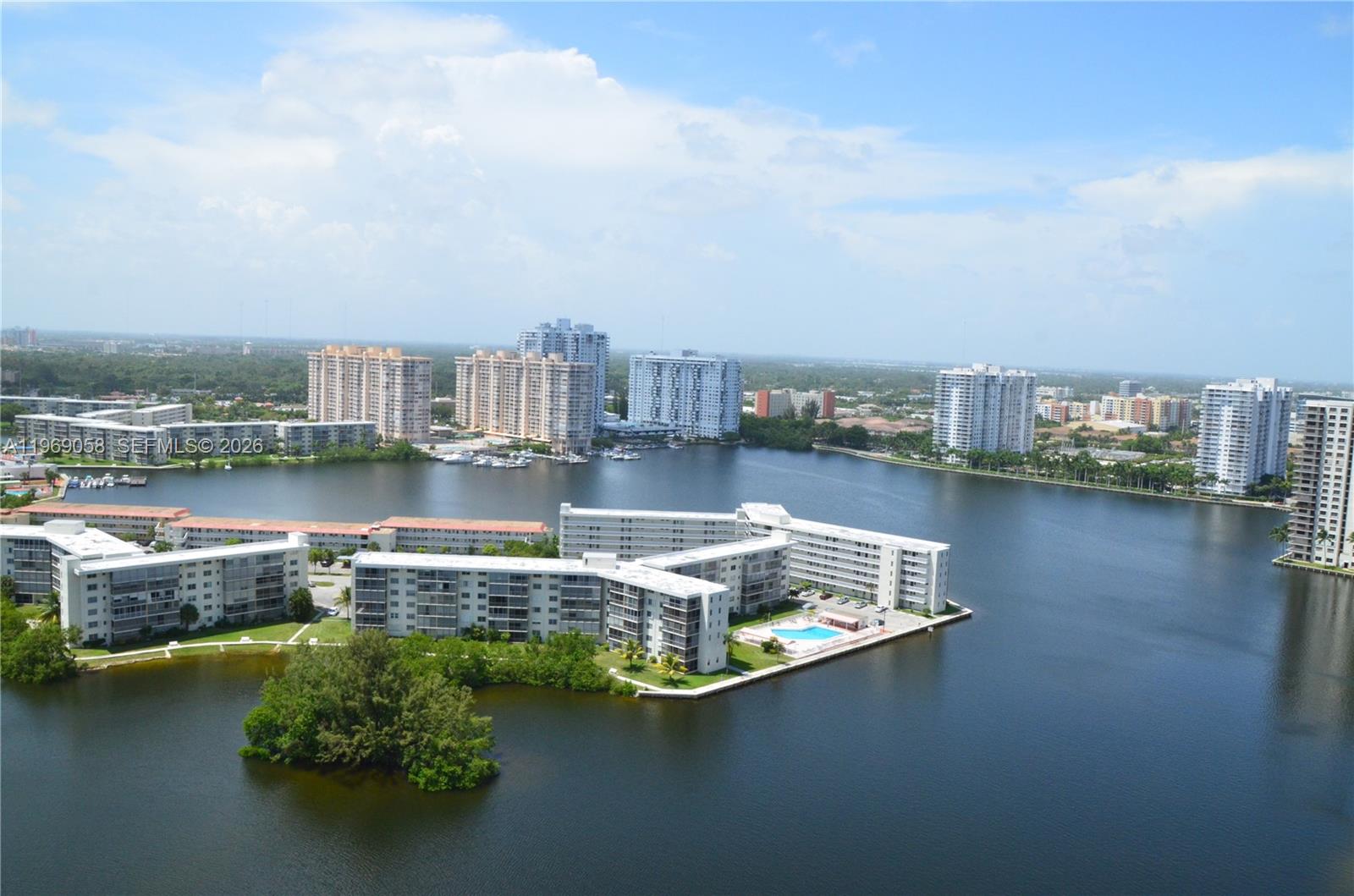 1000 W Island Blvd #2909, Aventura FL 33160
