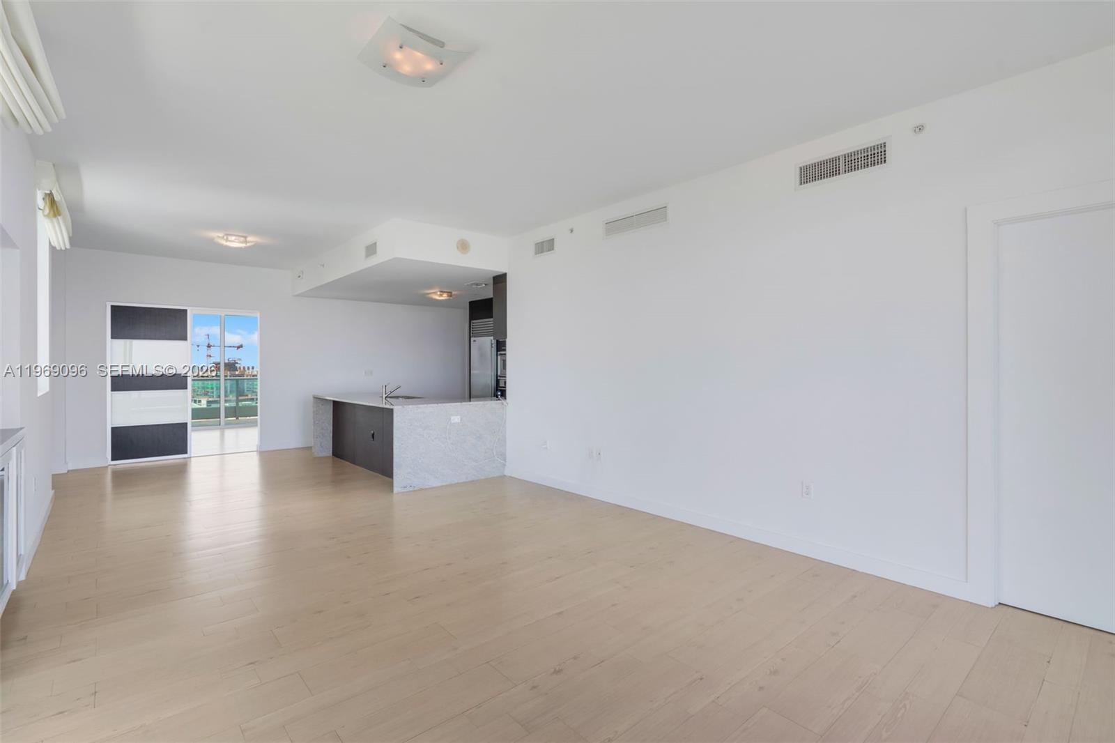 900 Biscayne Blvd #2401, Miami FL 33132