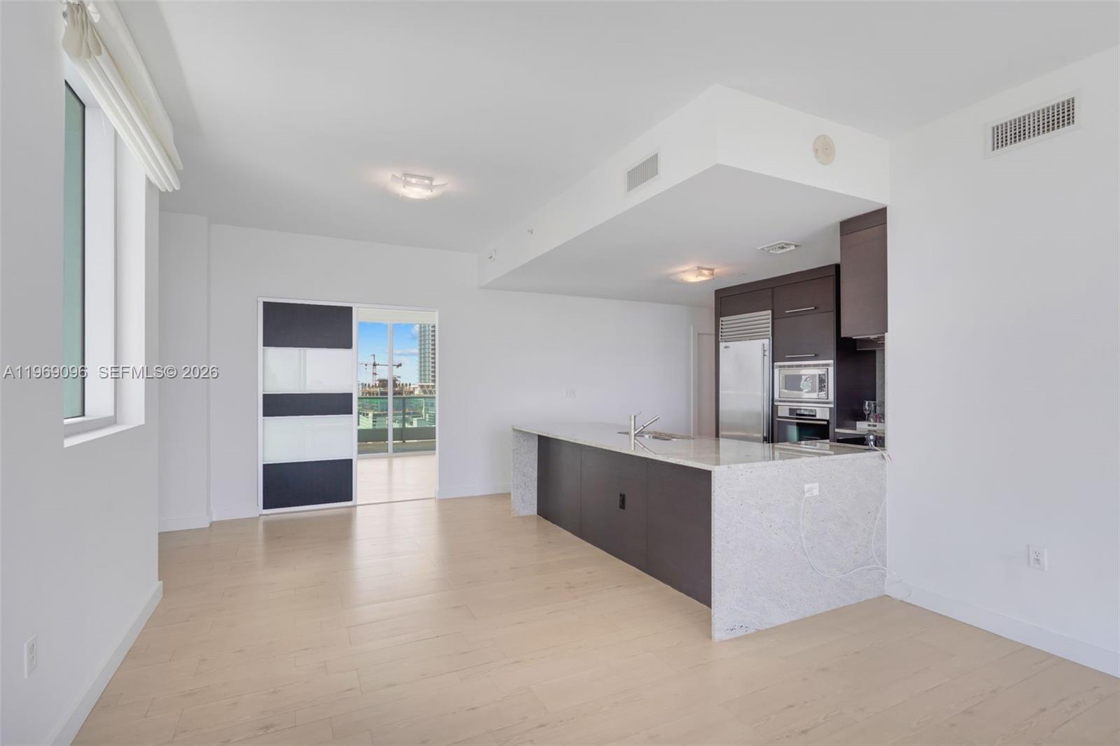 900 Biscayne Blvd #2401, Miami FL 33132