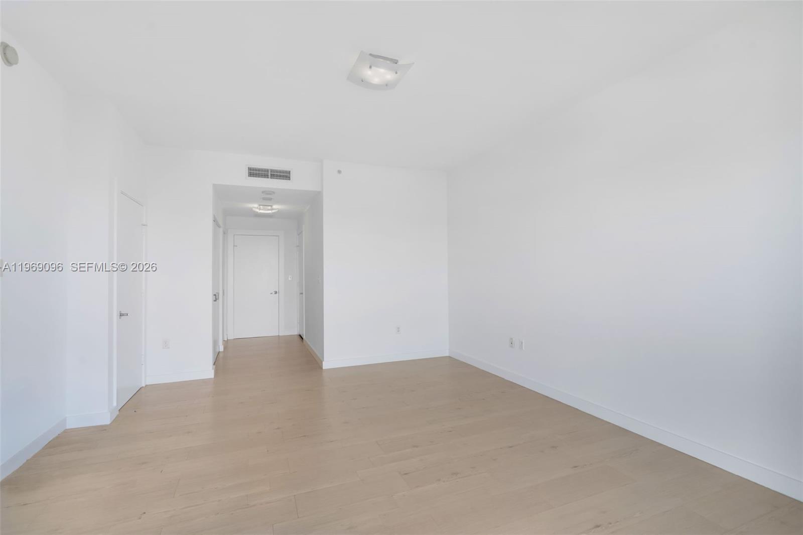 900 Biscayne Blvd #2401, Miami FL 33132