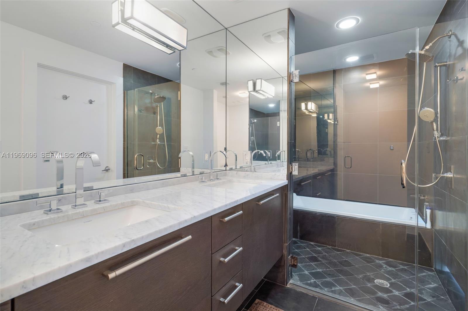 900 Biscayne Blvd #2401, Miami FL 33132