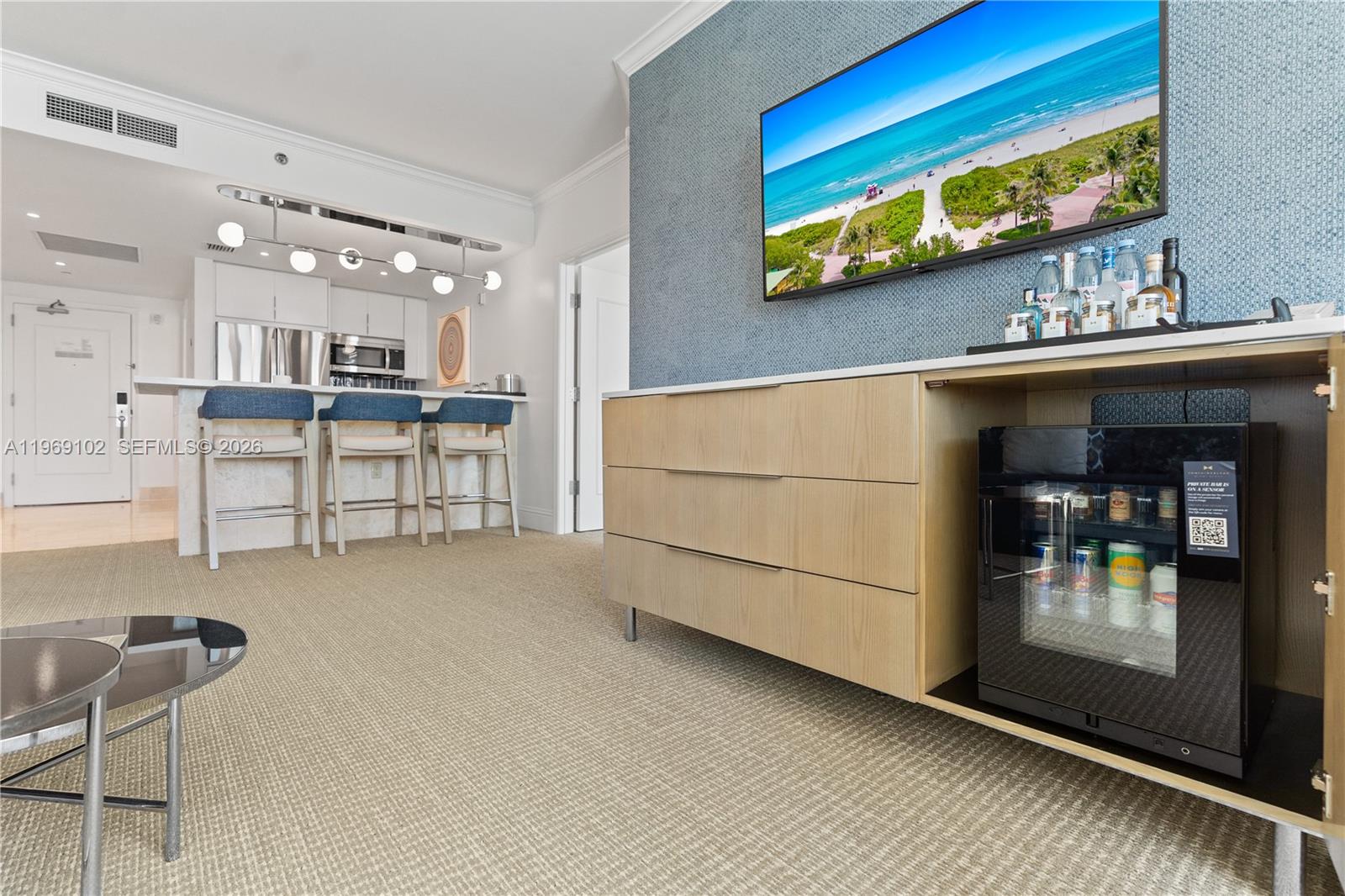 4401 Collins Ave #1706, Miami Beach FL 33140