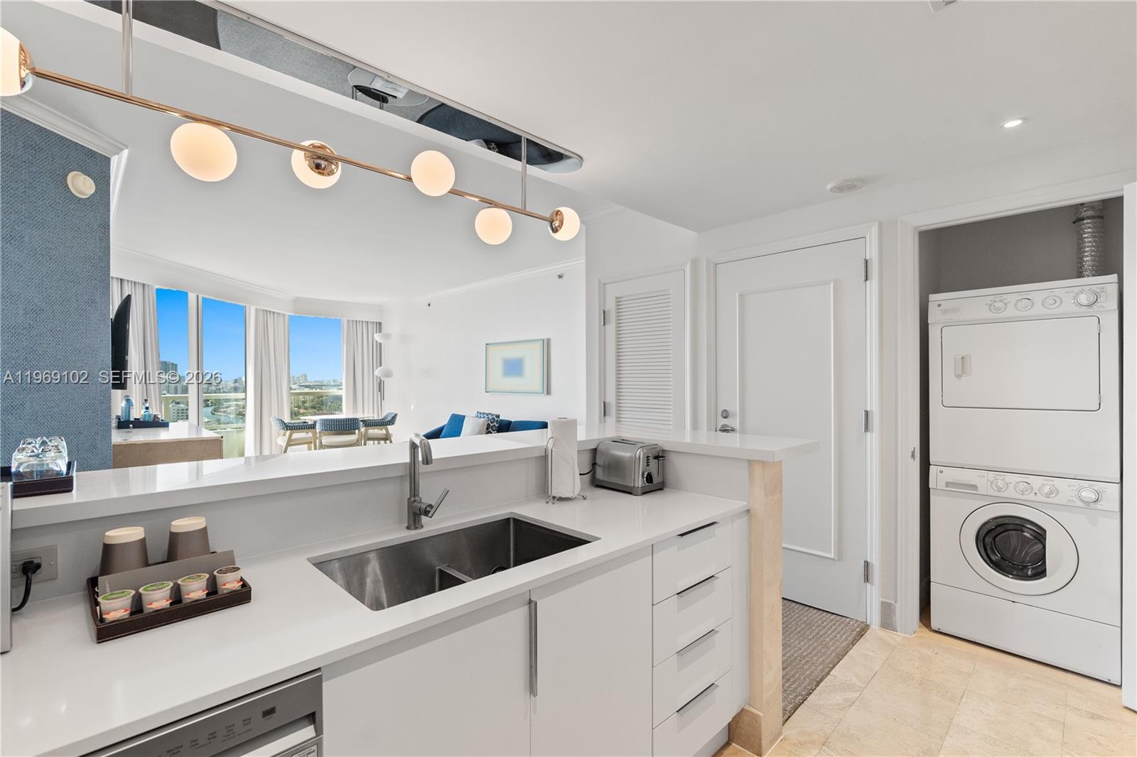 4401 Collins Ave #1706, Miami Beach FL 33140