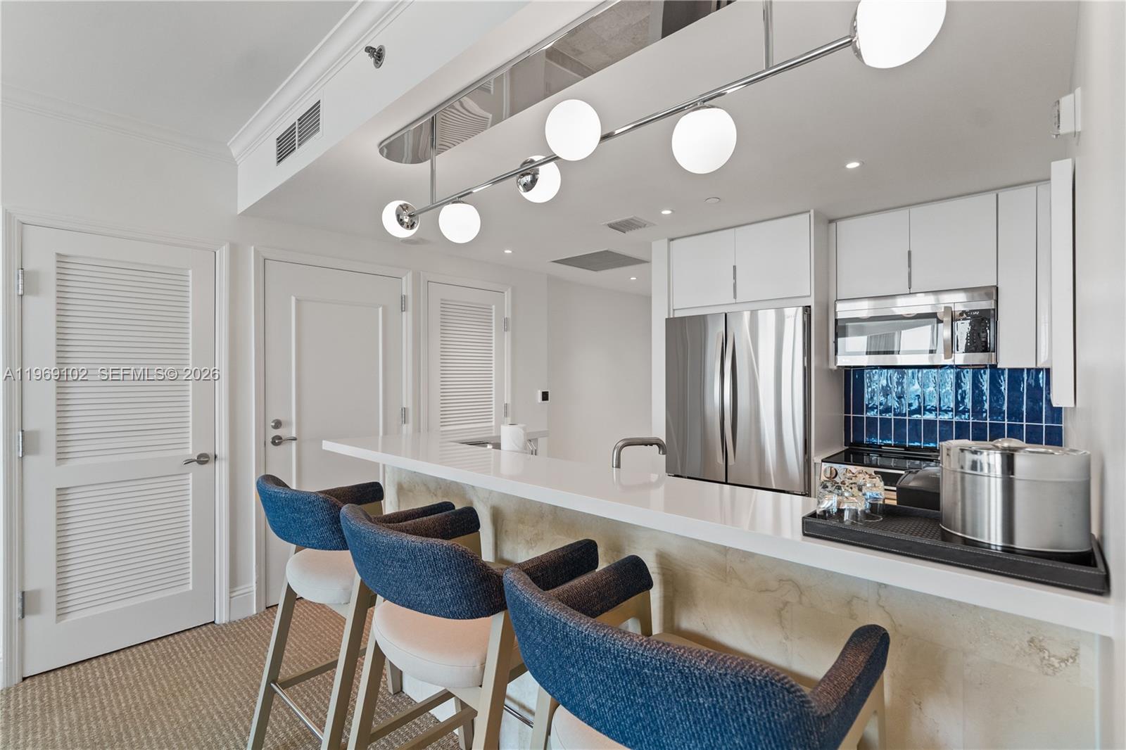 4401 Collins Ave #1706, Miami Beach FL 33140