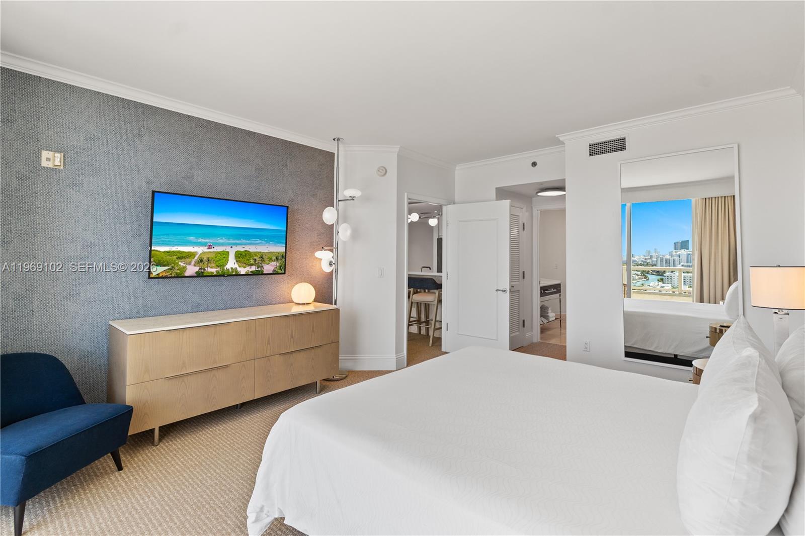 4401 Collins Ave #1706, Miami Beach FL 33140