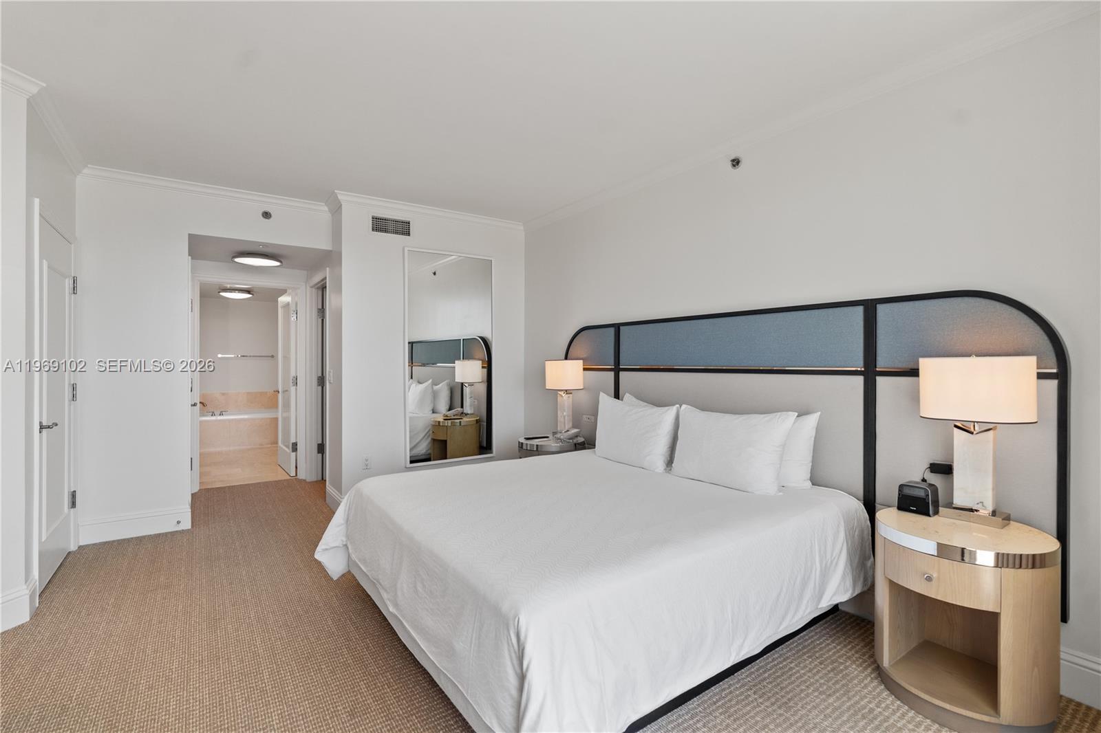 4401 Collins Ave #1706, Miami Beach FL 33140