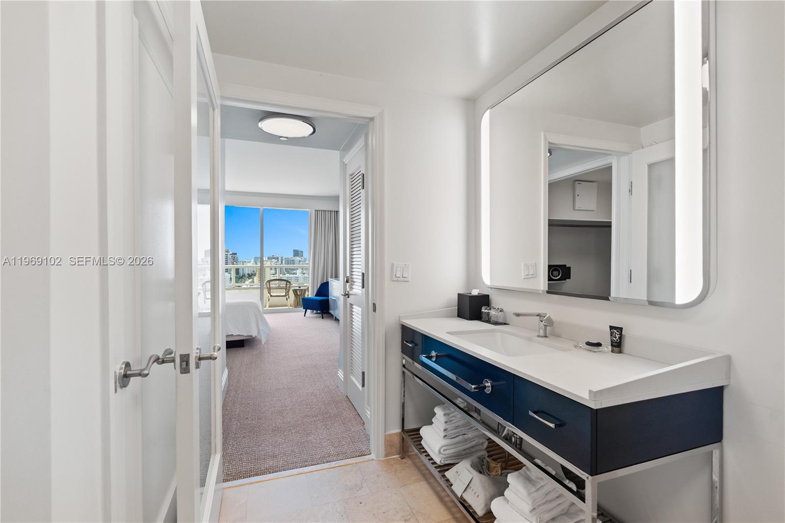 4401 Collins Ave #1706, Miami Beach FL 33140