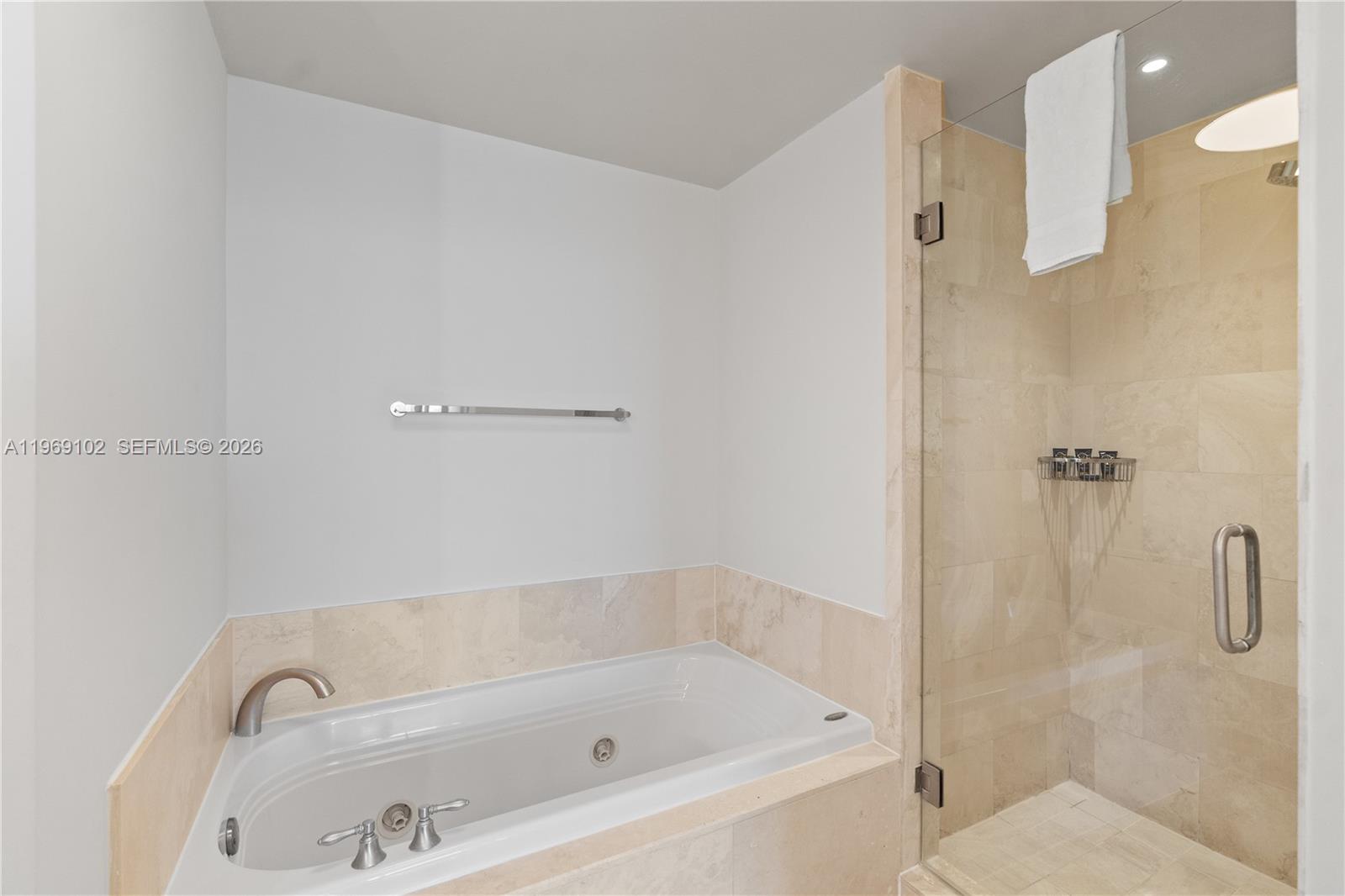 4401 Collins Ave #1706, Miami Beach FL 33140
