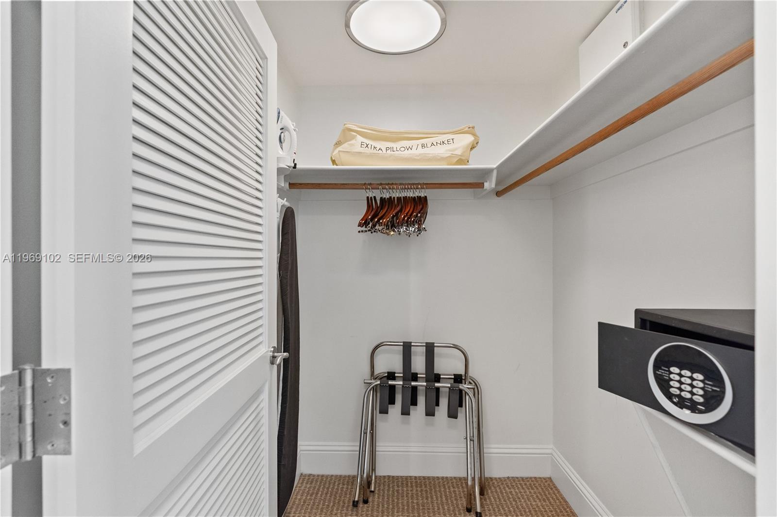 4401 Collins Ave #1706, Miami Beach FL 33140
