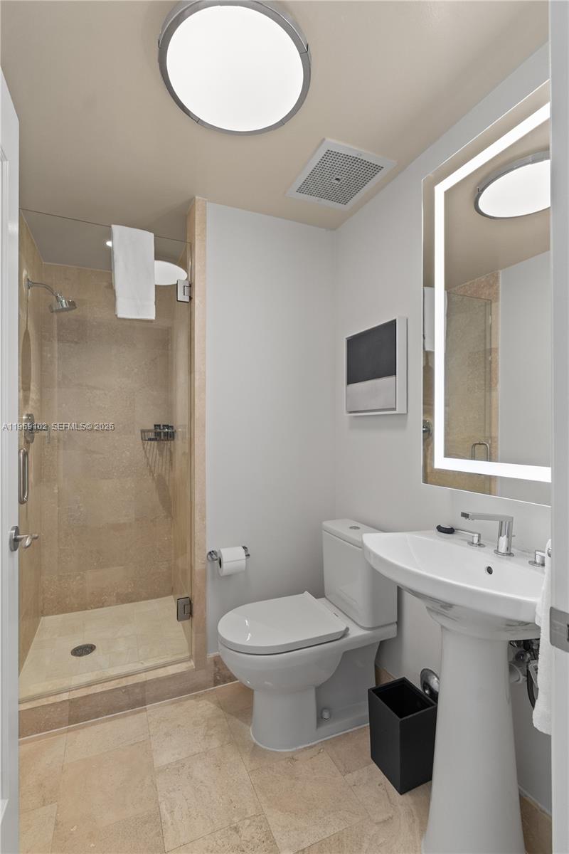 4401 Collins Ave #1706, Miami Beach FL 33140