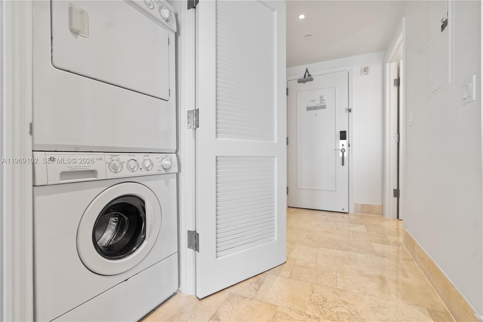 4401 Collins Ave #1706, Miami Beach FL 33140