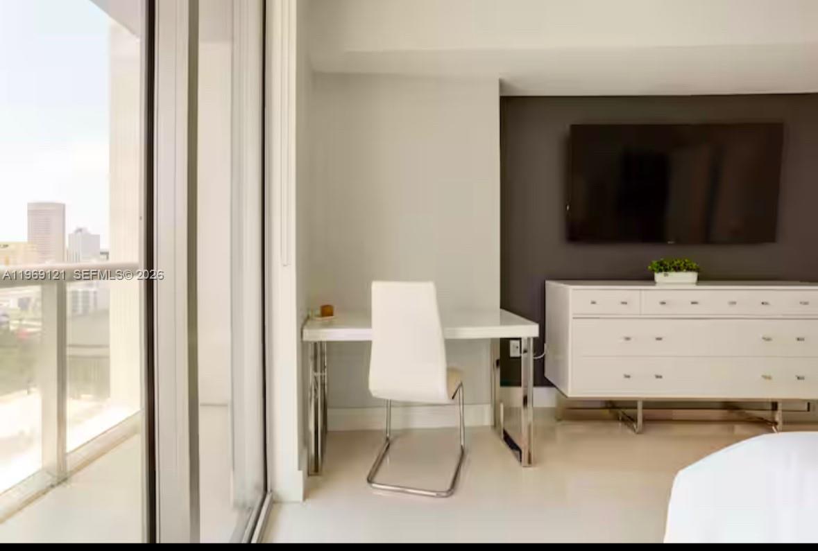 485 Brickell Ave #2206, Miami FL 33131