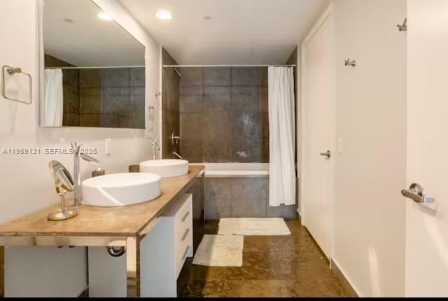 485 Brickell Ave #2206, Miami FL 33131