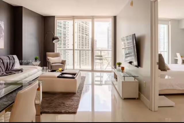 485 Brickell Ave #2206, Miami FL 33131