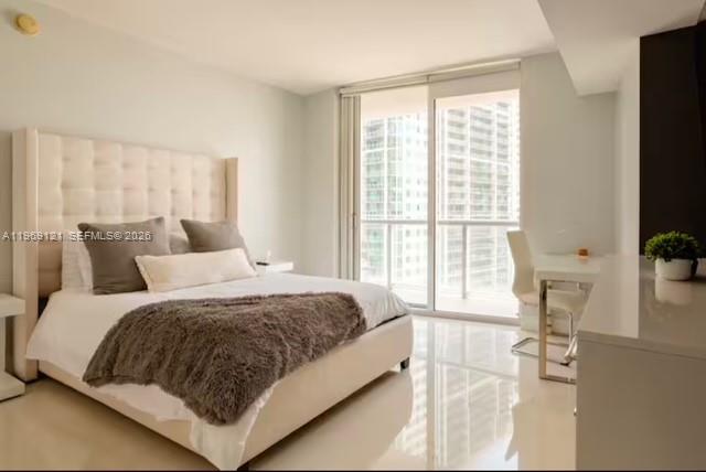 485 Brickell Ave #2206, Miami FL 33131