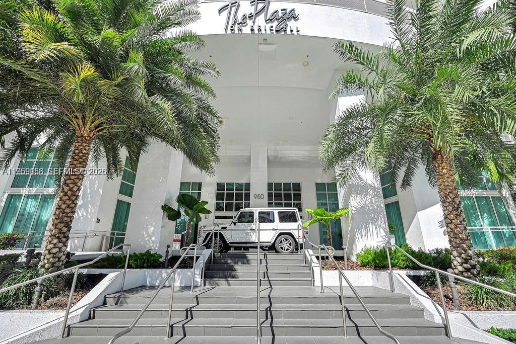 950 Brickell Bay Dr #3605, Miami FL 33131