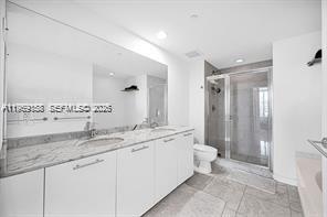 950 Brickell Bay Dr #3605, Miami FL 33131