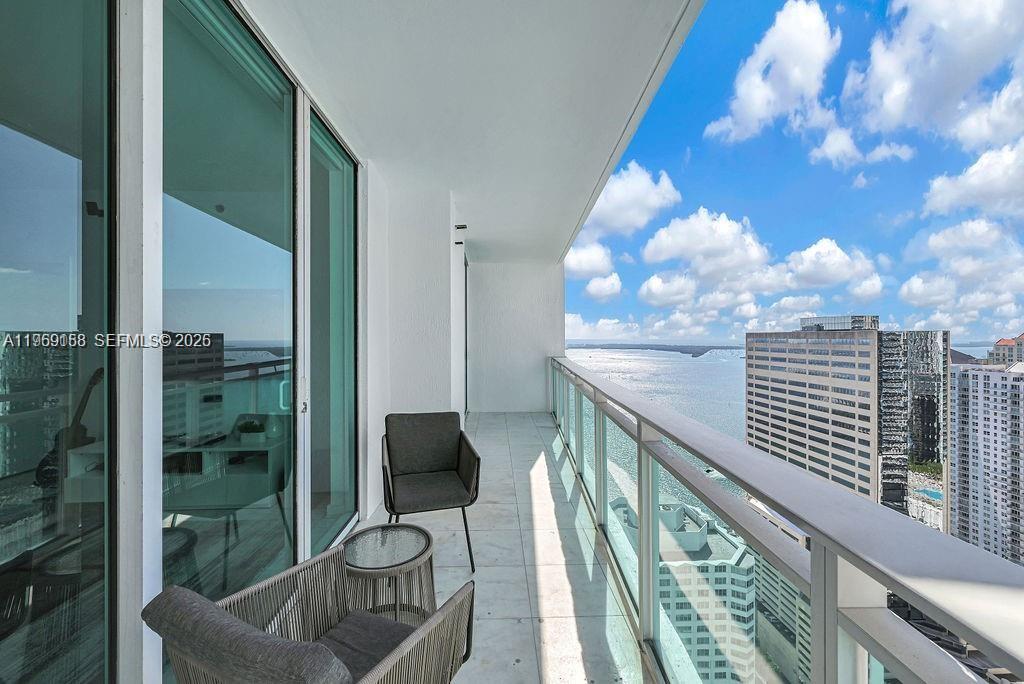 950 Brickell Bay Dr #3605, Miami FL 33131