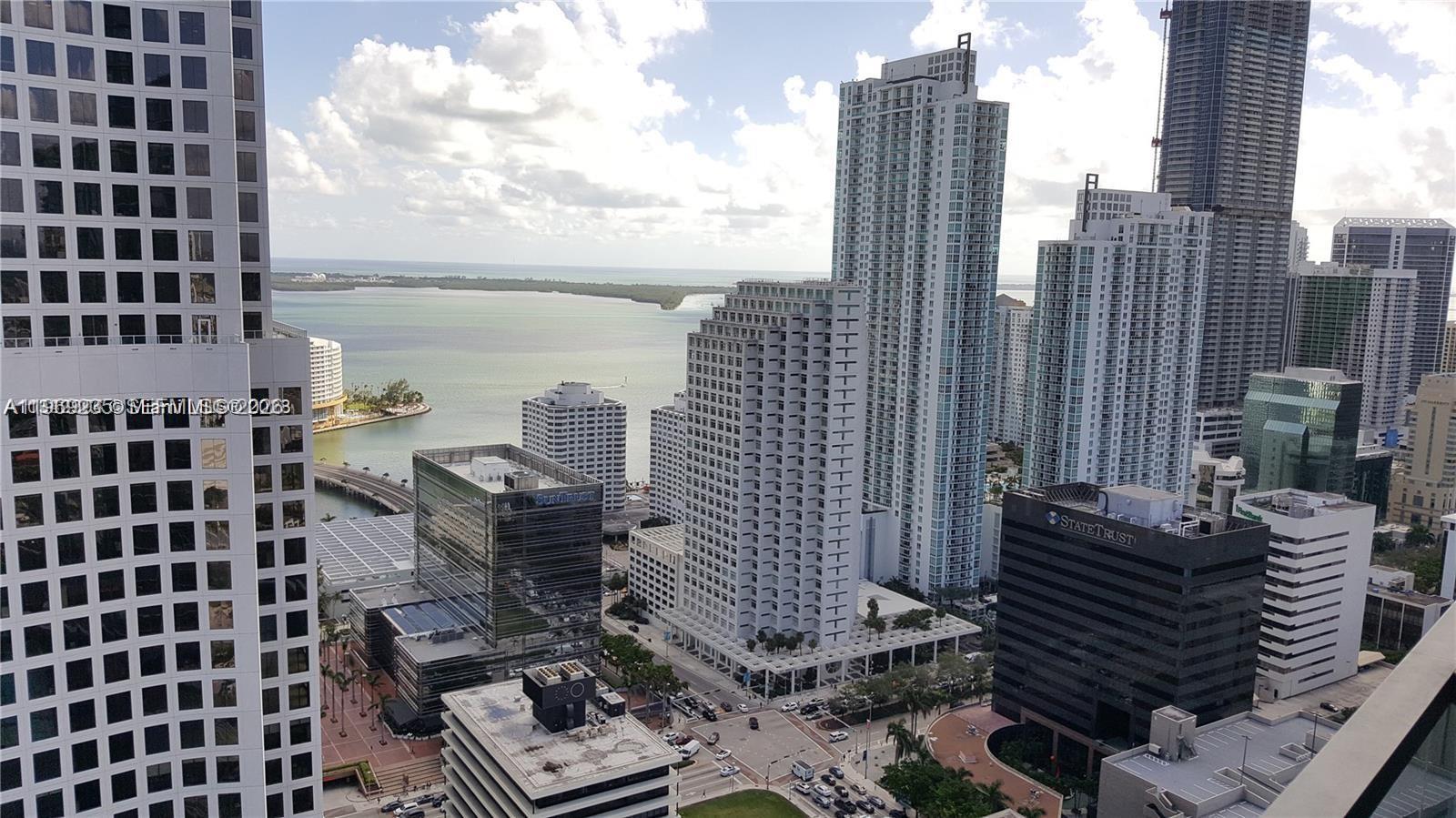 68 SE 6th St #3305, Miami FL 33131