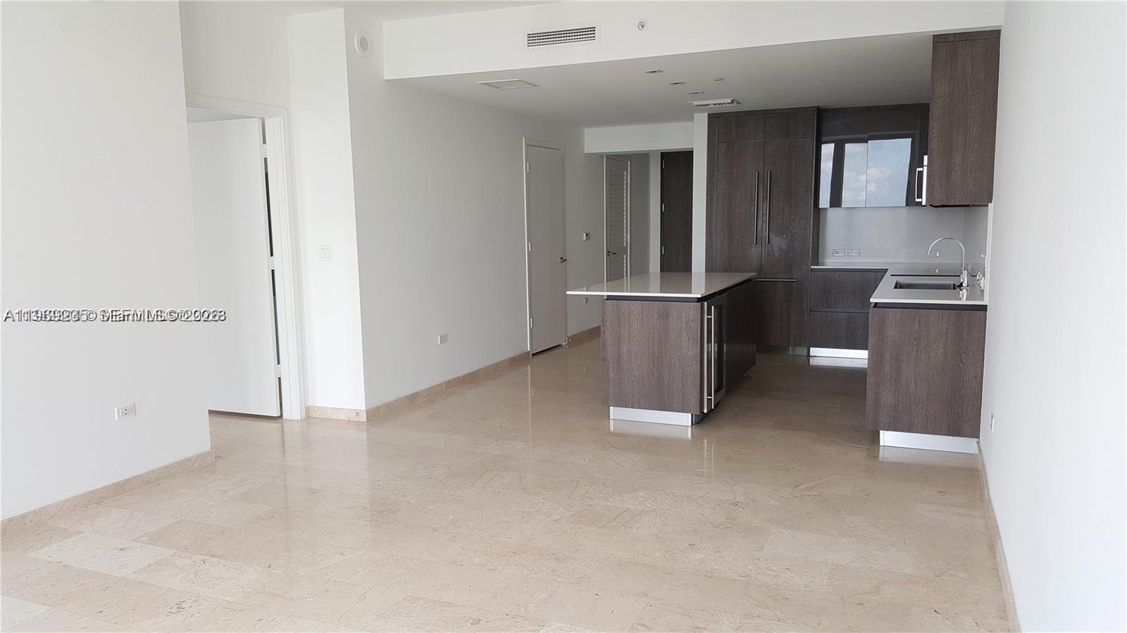 68 SE 6th St #3305, Miami FL 33131
